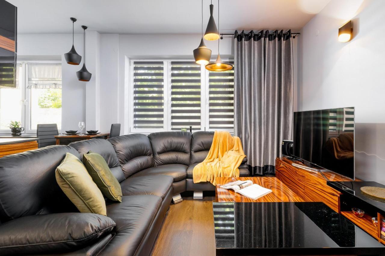 Stylish Korfantego Apartment Next To Spodek By Noclegi Renters Katowice Buitenkant foto