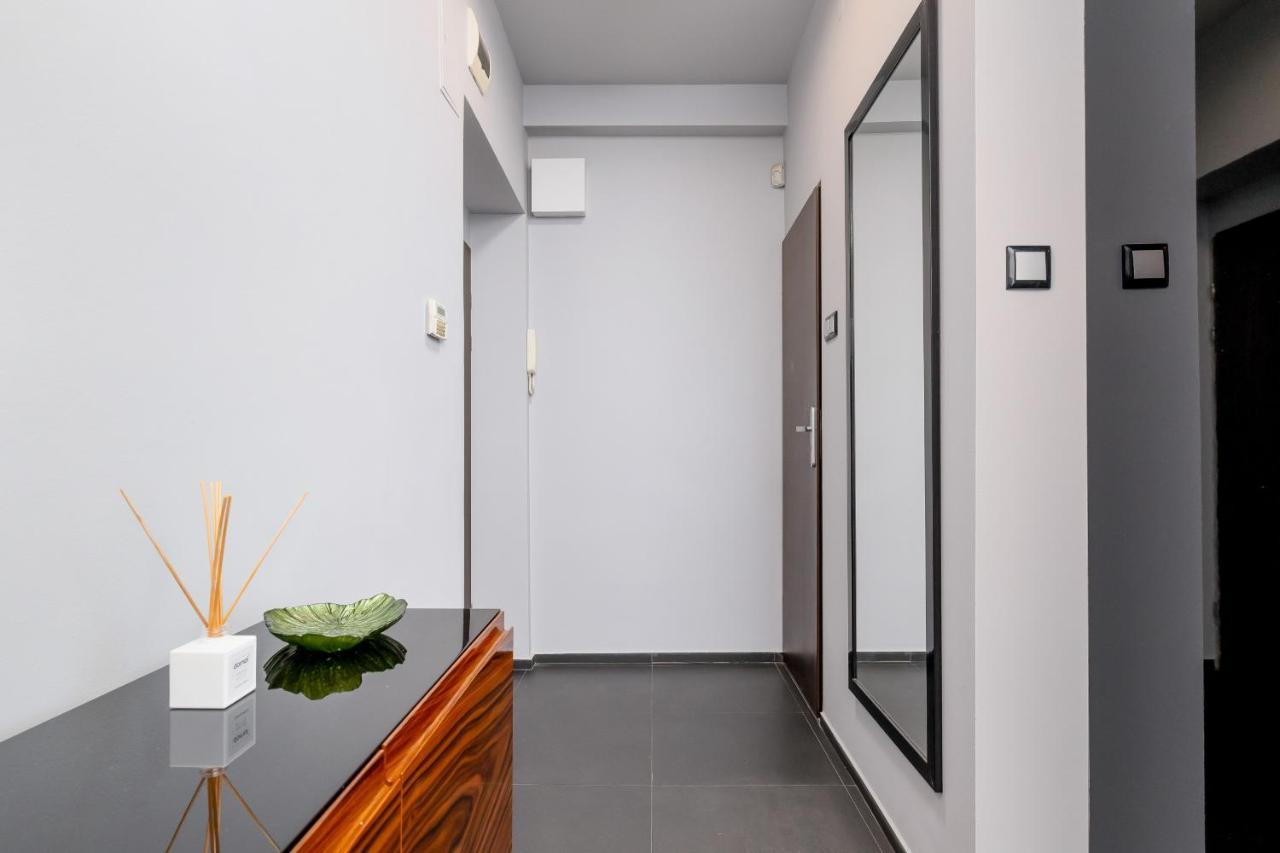Stylish Korfantego Apartment Next To Spodek By Noclegi Renters Katowice Buitenkant foto